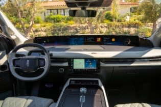2025 Lincoln Navigator Black Label Atmospheric
